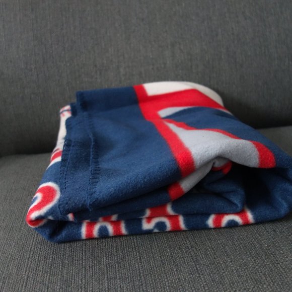 Boston Red Sox Blanket 46 inches by 52 inches - Picture 4 of 6